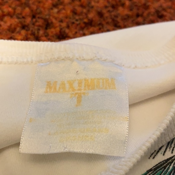 3/$30 Vintage Jamaica Shell Shirt - Picture 8 of 8